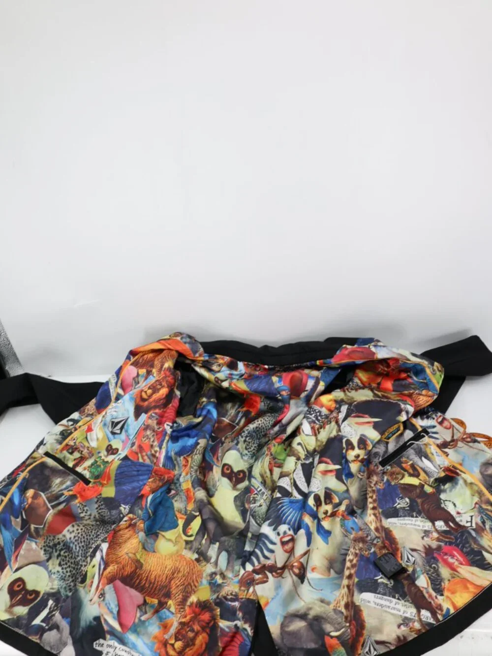Volcom tuxedo Blazer Mens Large  One Button Animals Printed Lined sport coat